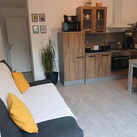 דירה La Maisonnette Du Chateau D'eau *